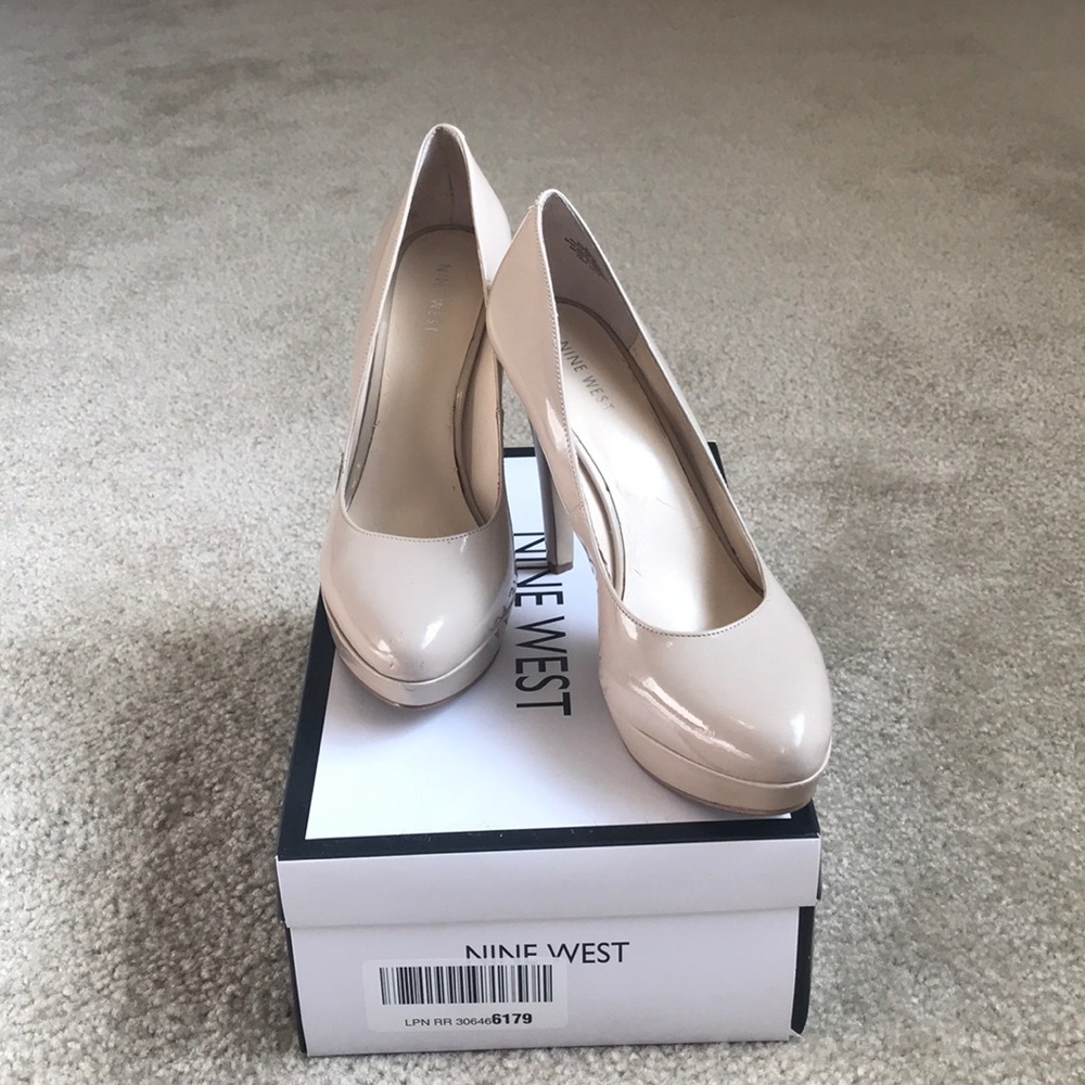 Nine West platform nude pumps size 8.5